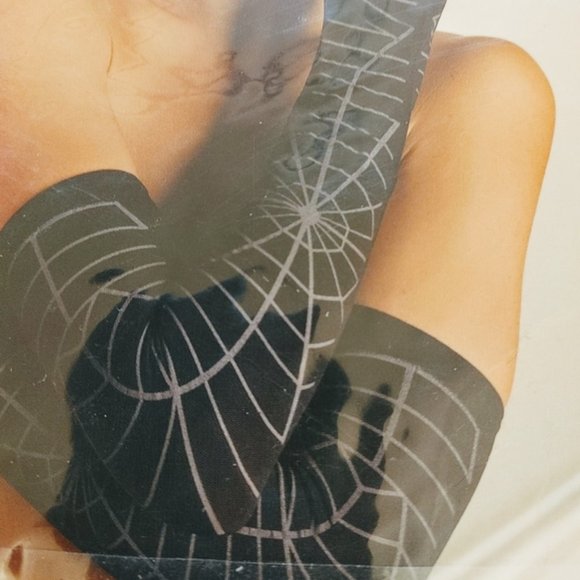 New Music Legs Spider Gloves - Picture 2 of 4